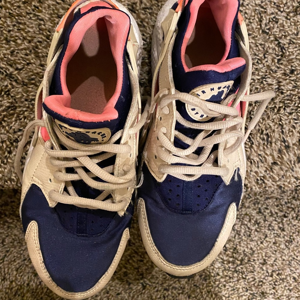 Nike Huarache Women's 7.5